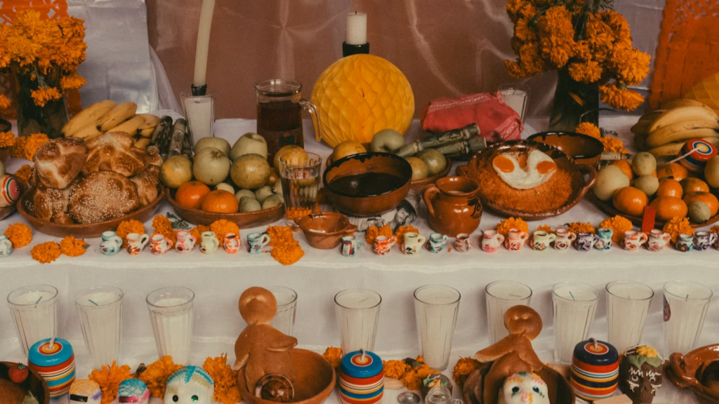 Dulces mexicanos en una ofrenda tradicional