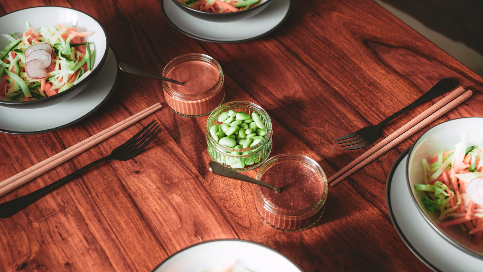 Edamame con verduras para compartir