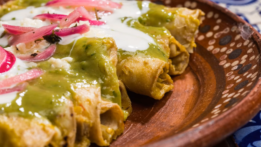 Enchiladas Suizas con Salsa Verde