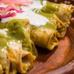 Enchiladas Suizas con Salsa Verde
