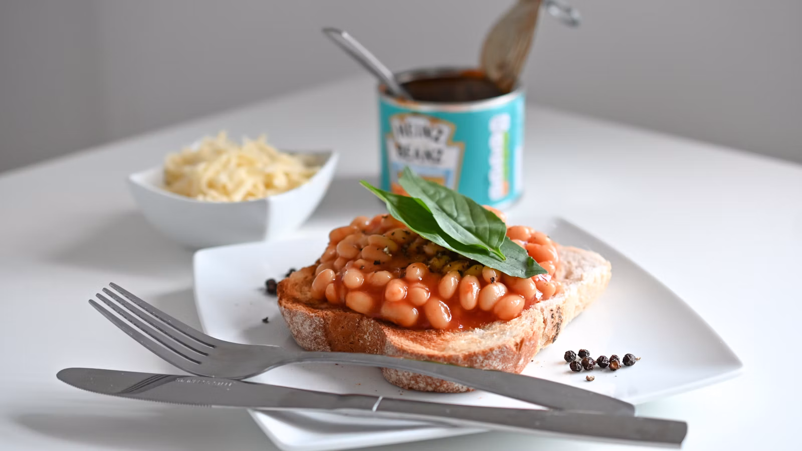 Molletes Sencillos con Frijoles y Queso