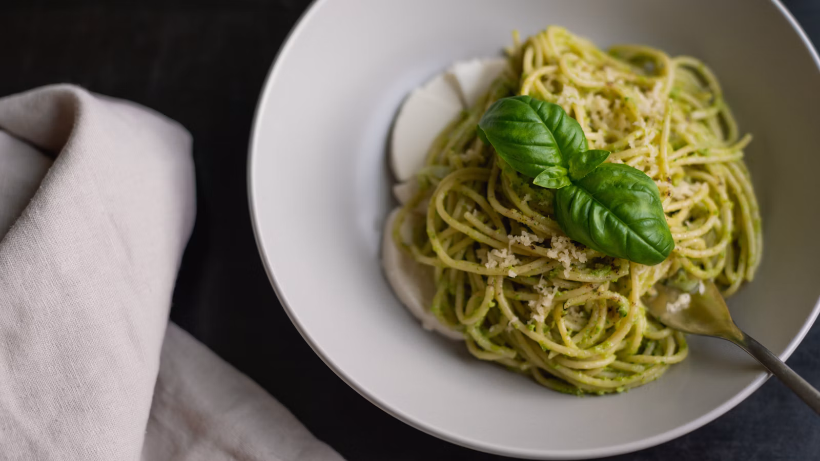 Pasta al Limón con Burrata y Albahaca