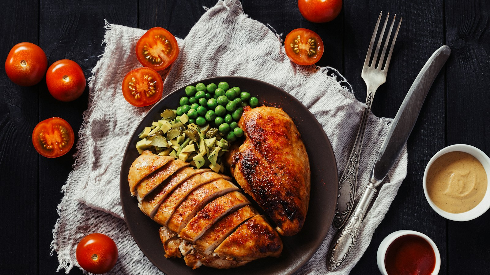 Filete de pollo cocido y dorado para ideas de recetas